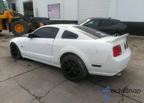 2007 Ford Mustang Gt Deluxe/Gt Premium z USA, uszkodzony, nr VIN 1ZVHT82H275292420